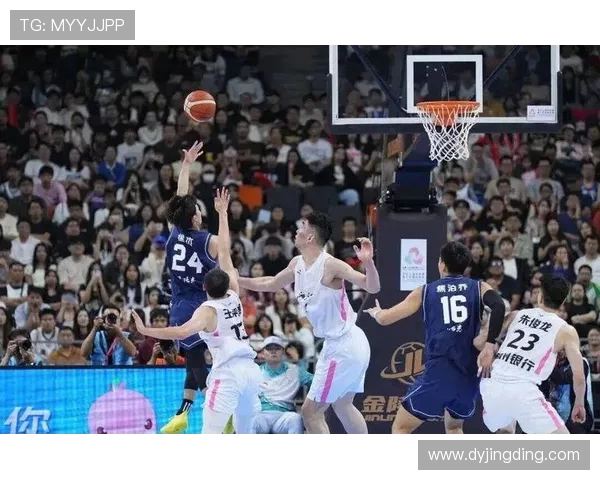 全运会男篮精彩对决广东队与新疆队比赛回放分析与精彩瞬间回顾